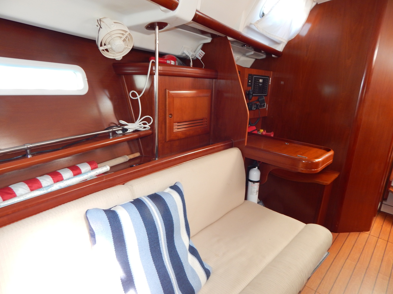 2004 Beneteau 373
