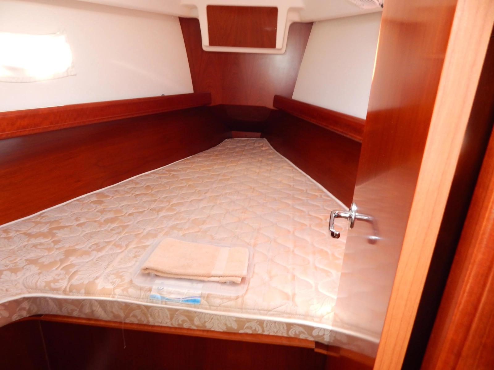 2004 Beneteau 373
