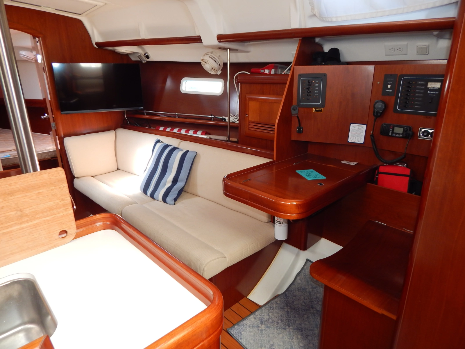2004 Beneteau 373