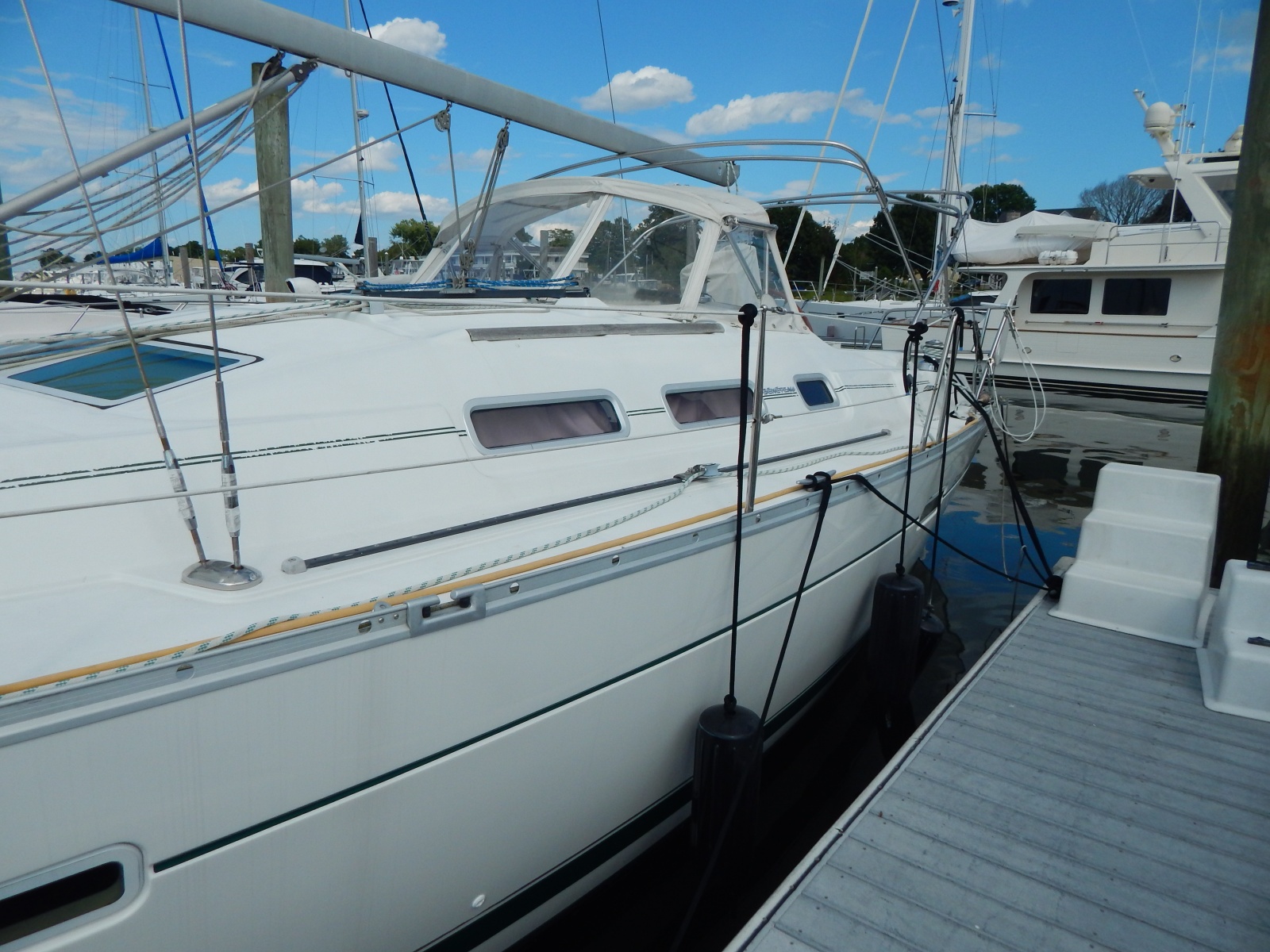 2004 Beneteau 373