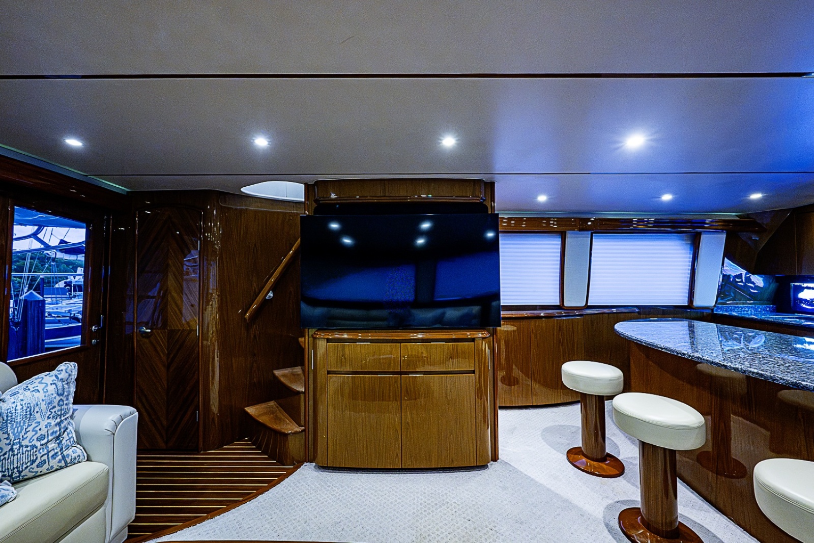 2011 Viking 76 Enclosed Bridge
