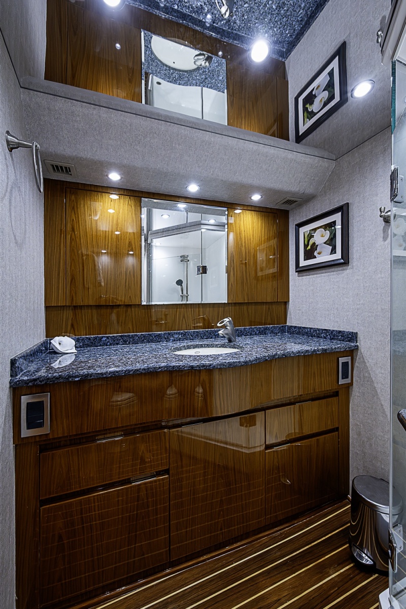 2011 Viking 76 Enclosed Bridge