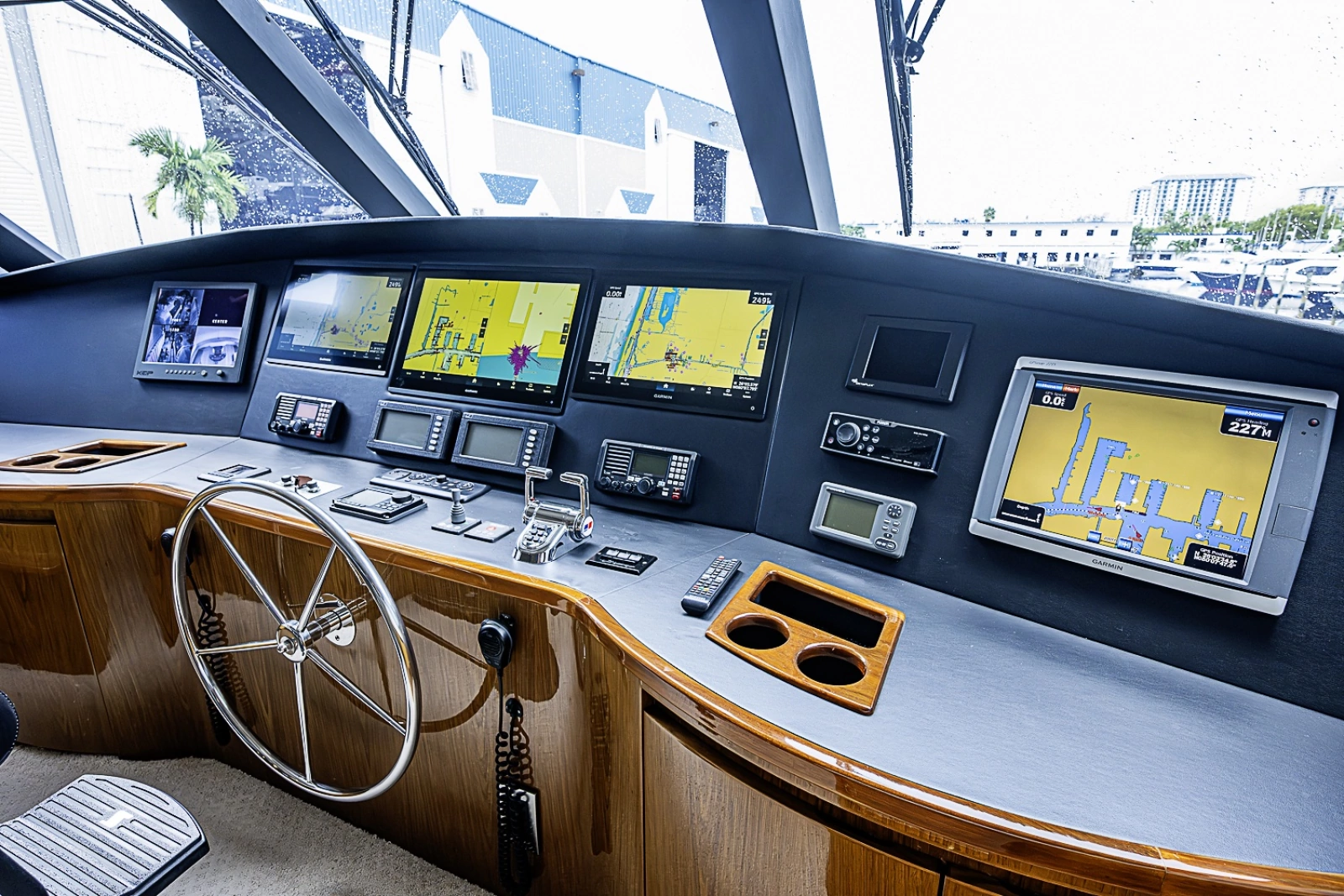 2011 Viking 76 Enclosed Bridge