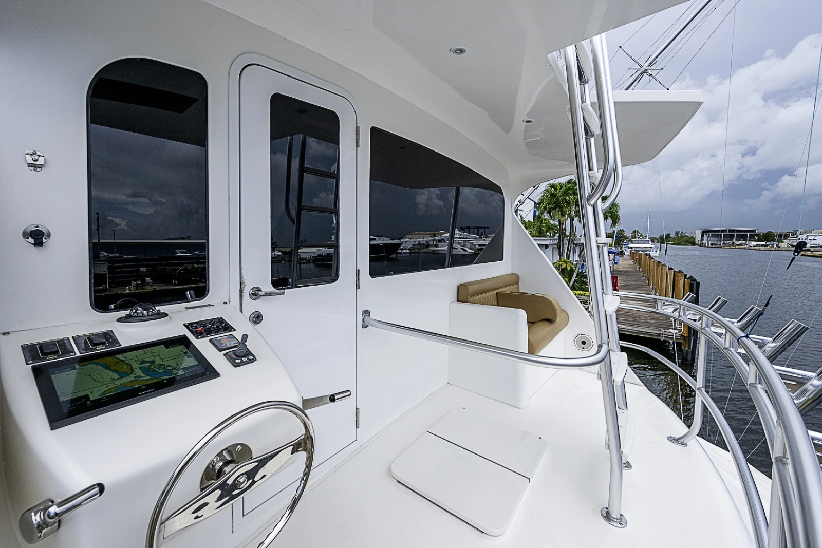 2011 Viking 76 Enclosed Bridge