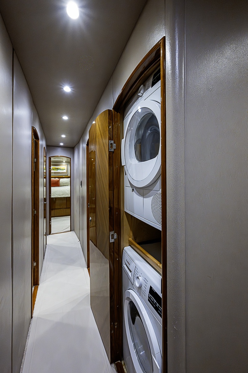 2011 Viking 76 Enclosed Bridge