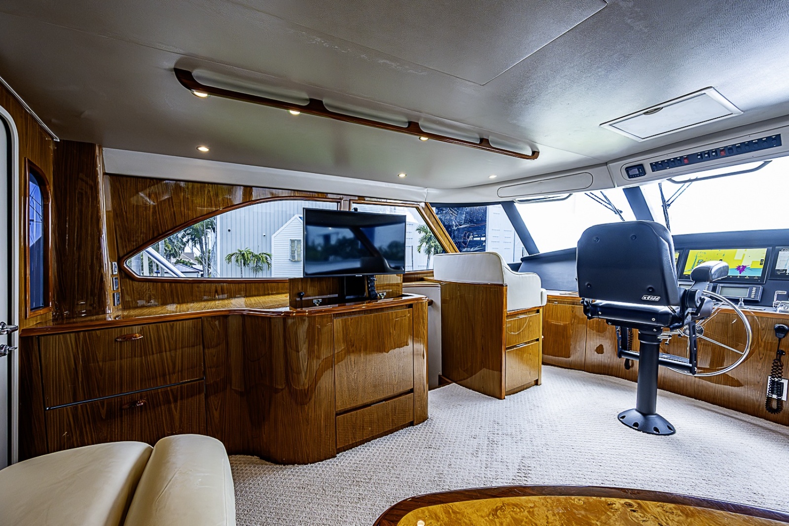 2011 Viking 76 Enclosed Bridge