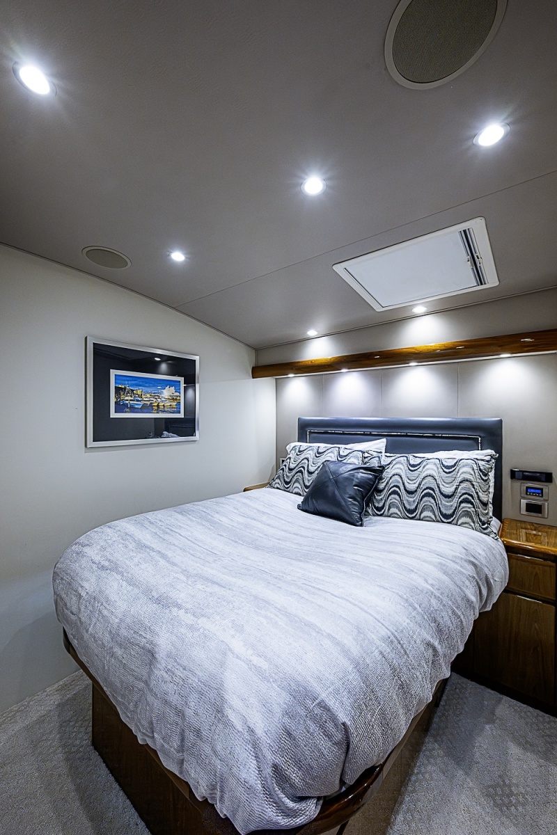 2011 Viking 76 Enclosed Bridge