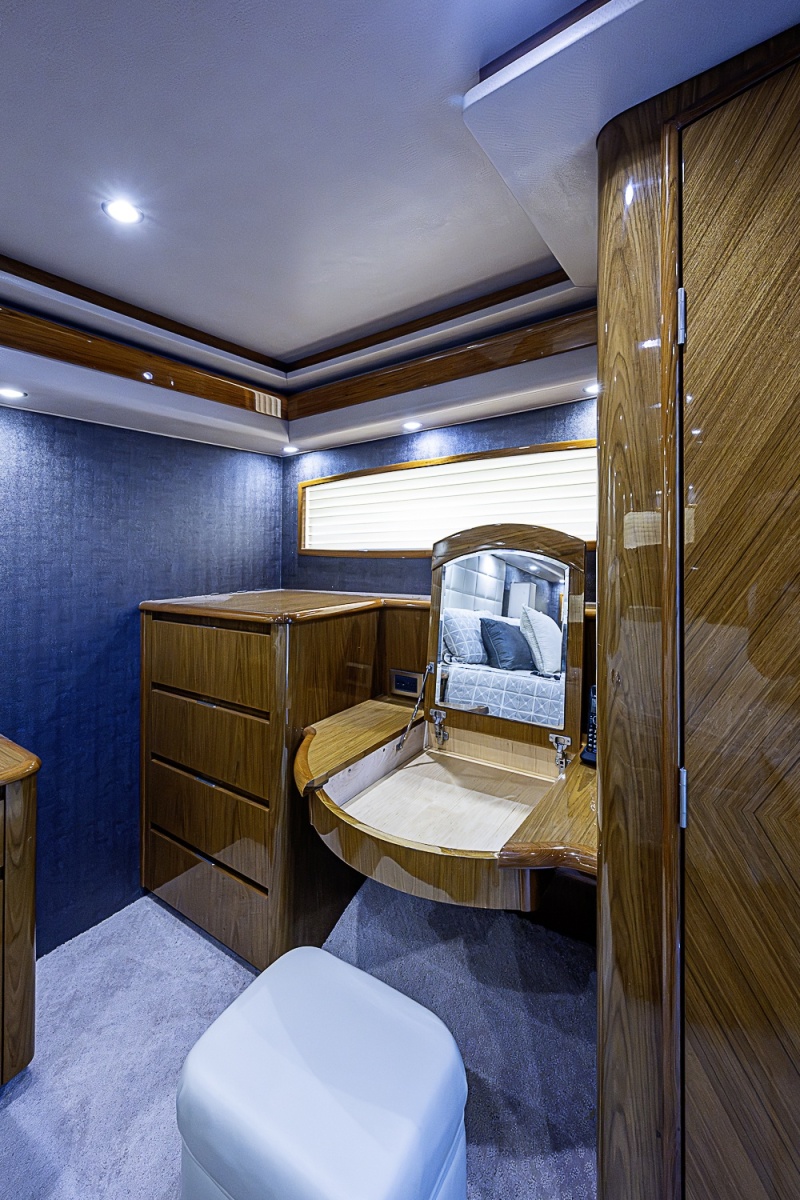 2011 Viking 76 Enclosed Bridge