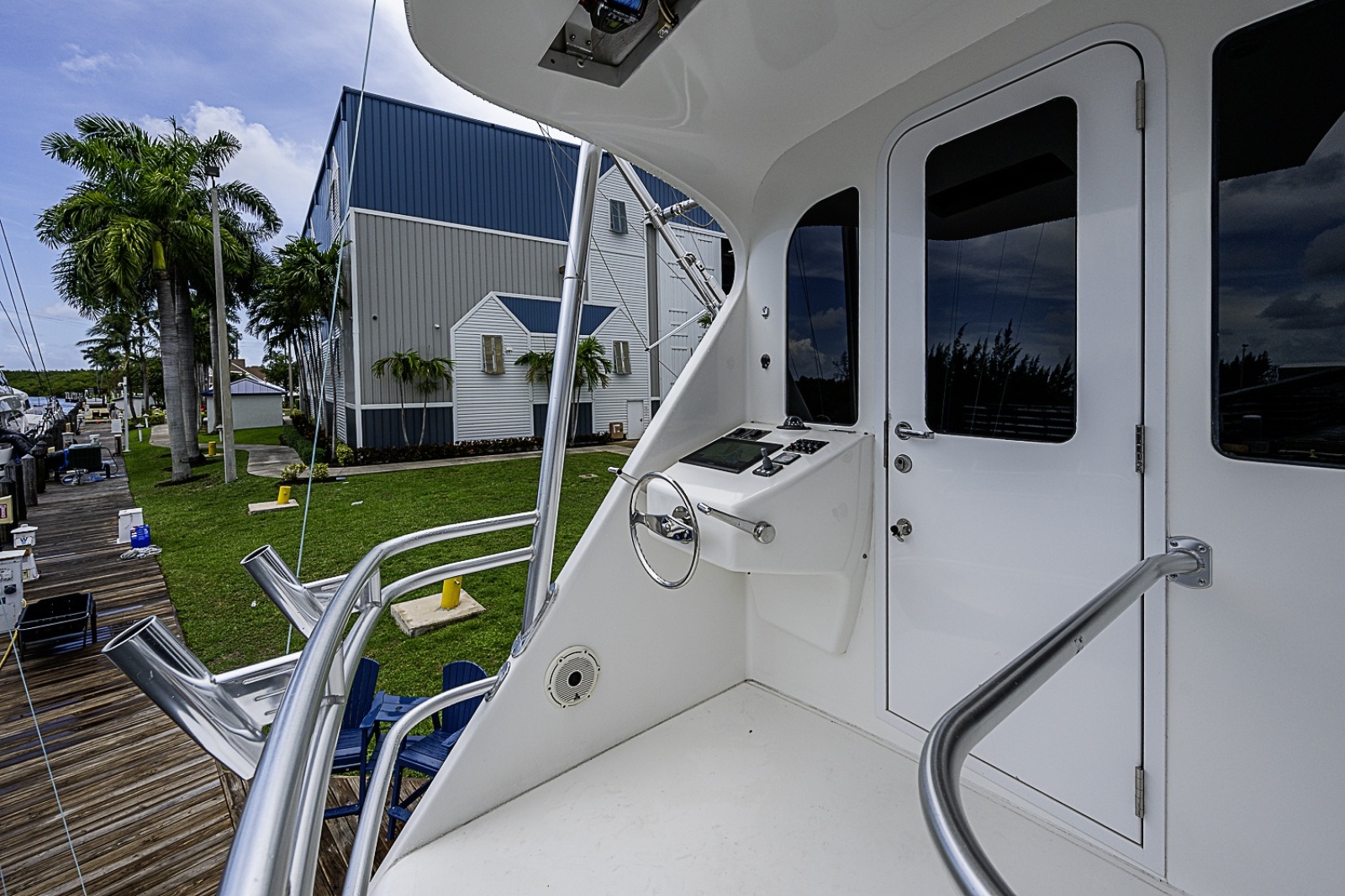 2011 Viking 76 Enclosed Bridge