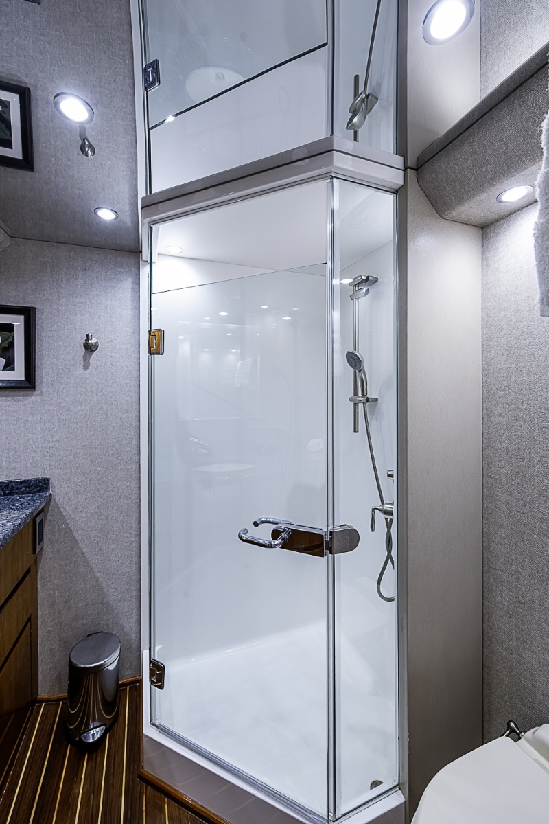 2011 Viking 76 Enclosed Bridge