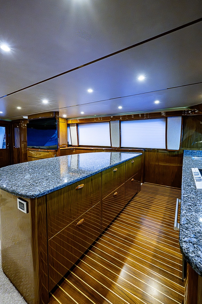 2011 Viking 76 Enclosed Bridge