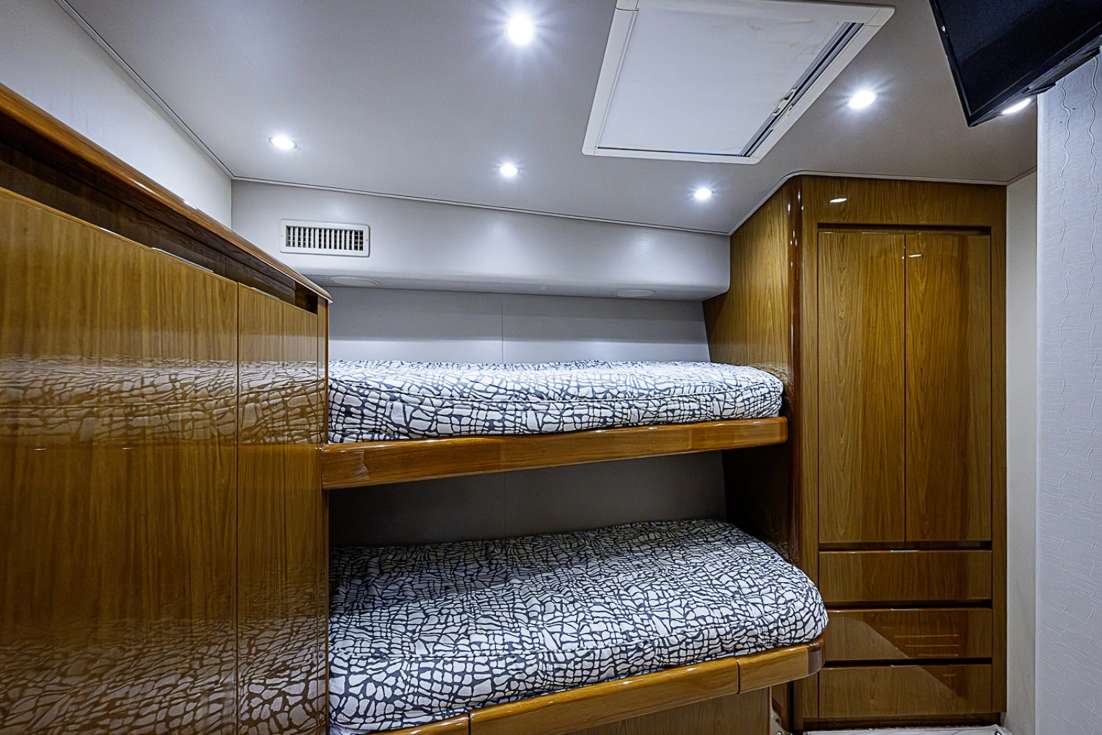 2011 Viking 76 Enclosed Bridge