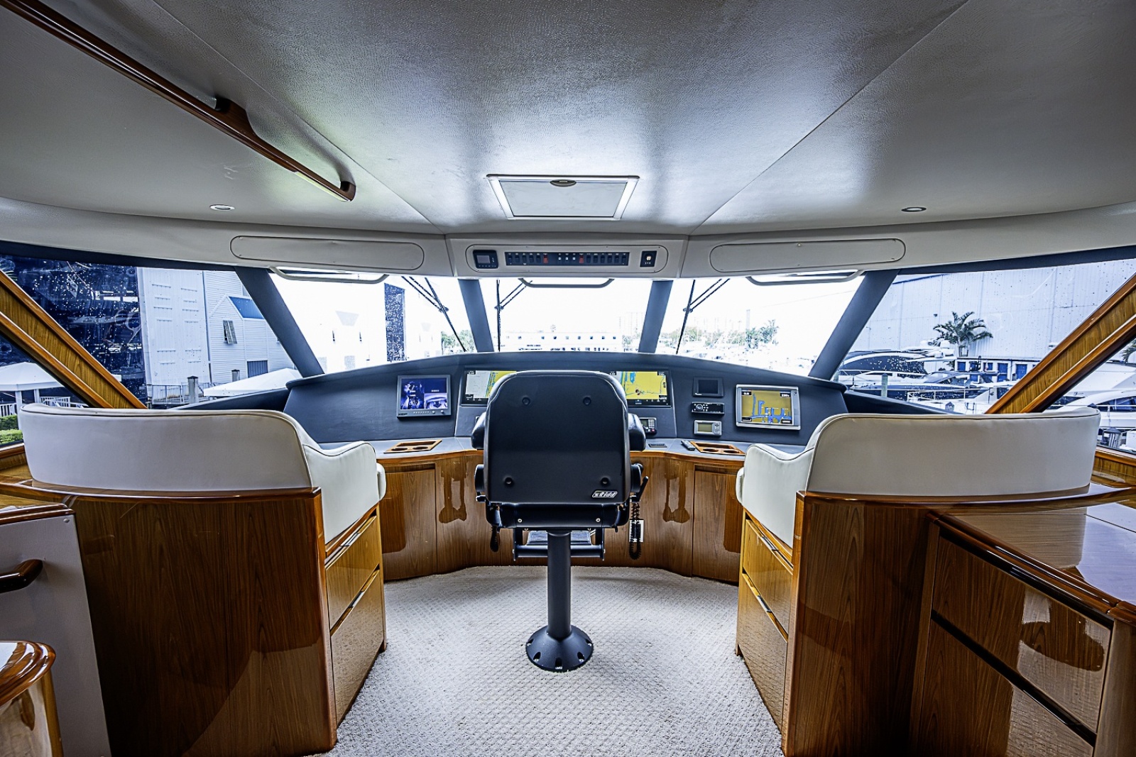 2011 Viking 76 Enclosed Bridge