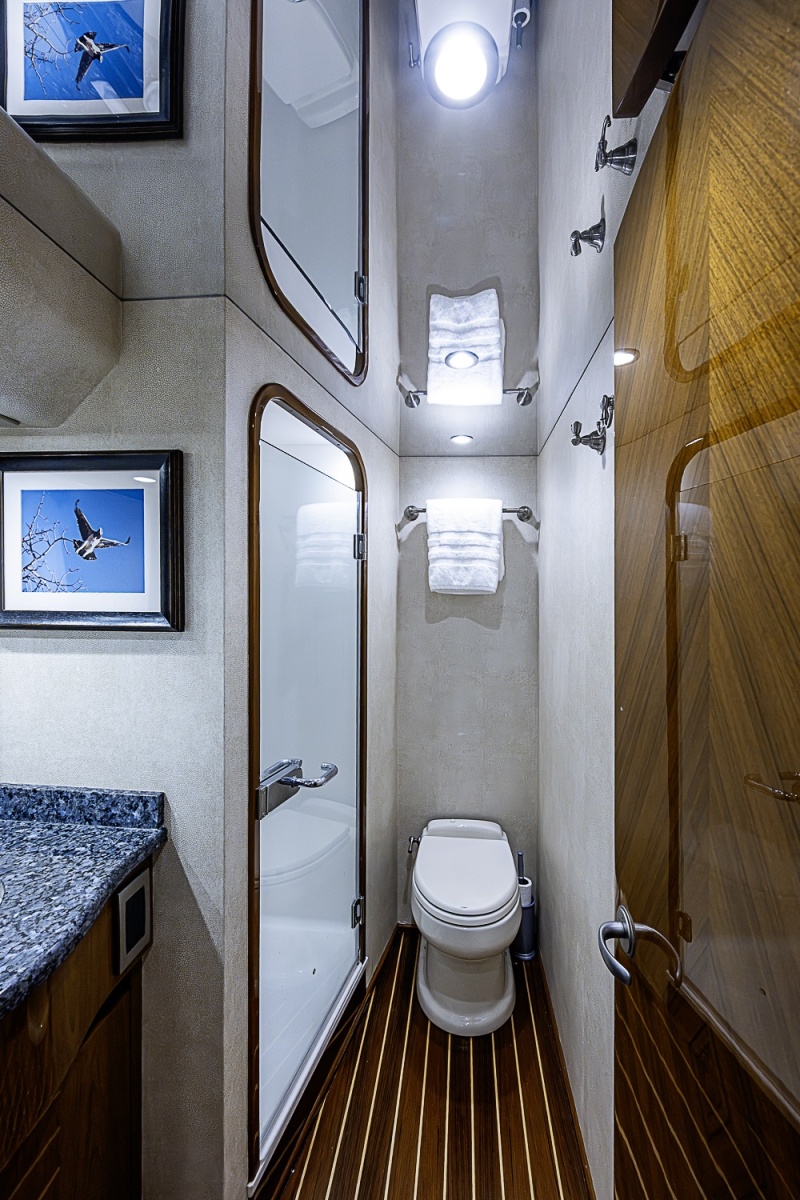2011 Viking 76 Enclosed Bridge