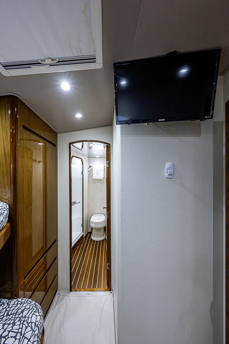 2011 Viking 76 Enclosed Bridge