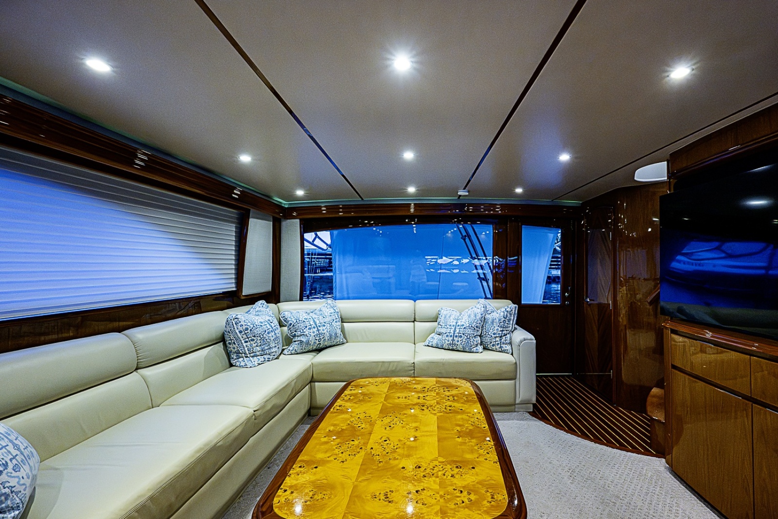 2011 Viking 76 Enclosed Bridge