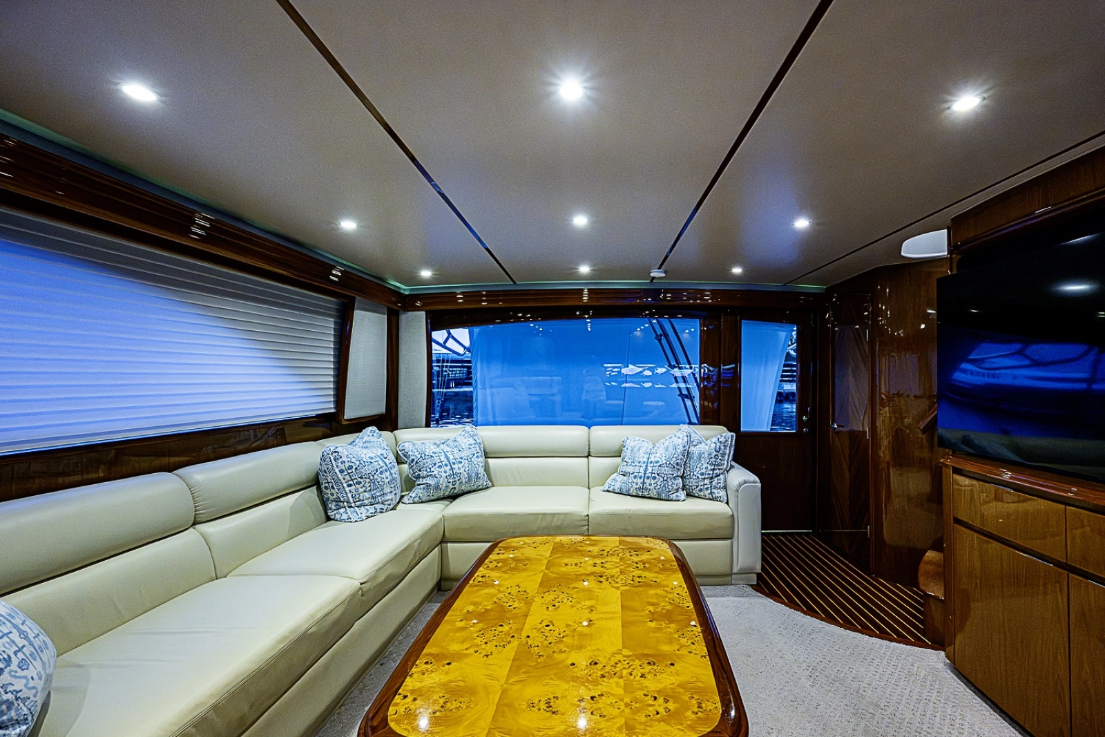 2011 Viking 76 Enclosed Bridge