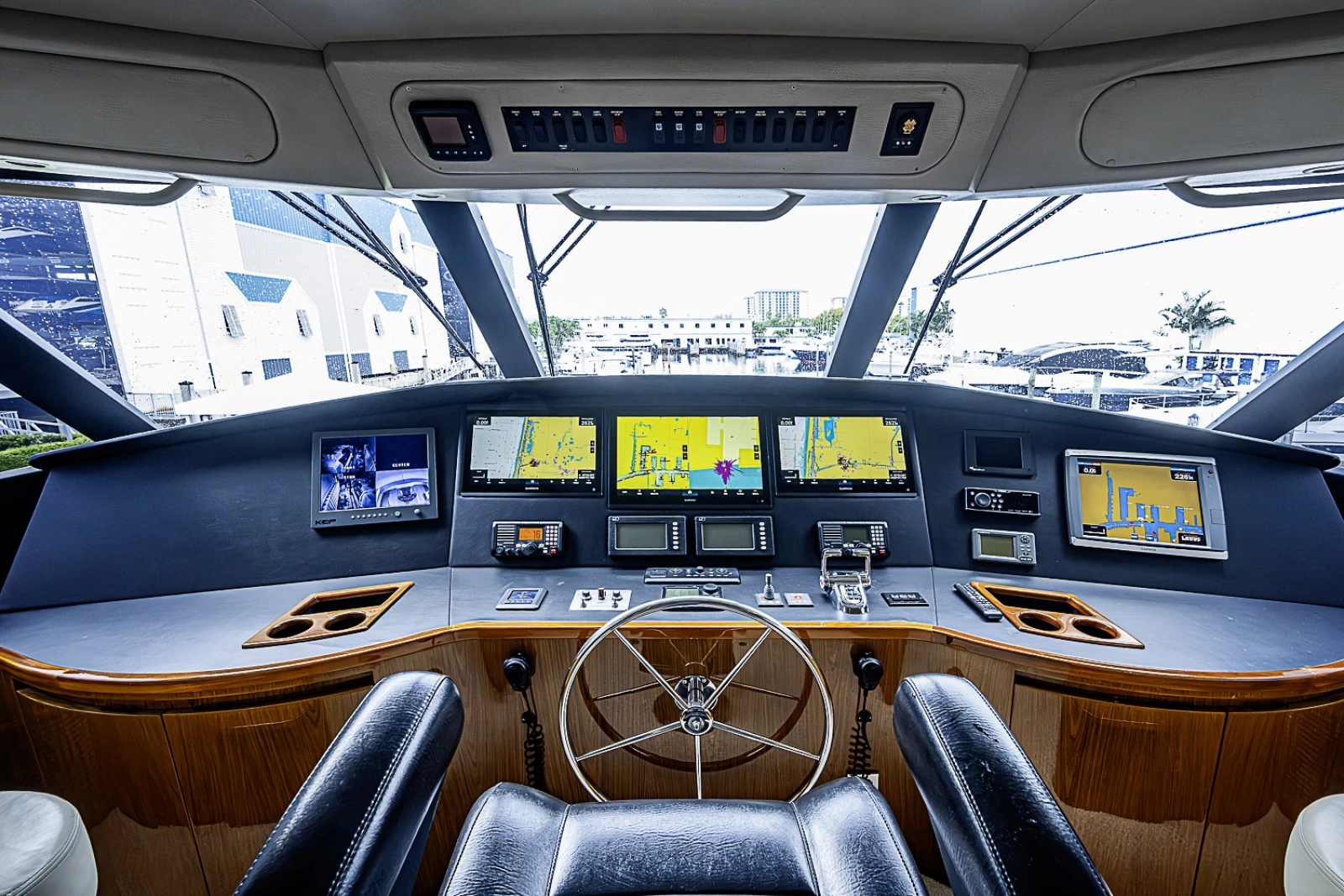 2011 Viking 76 Enclosed Bridge