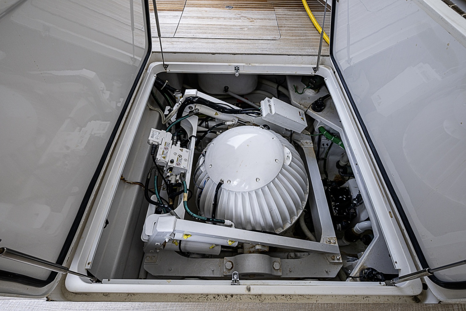 2011 Viking 76 Enclosed Bridge