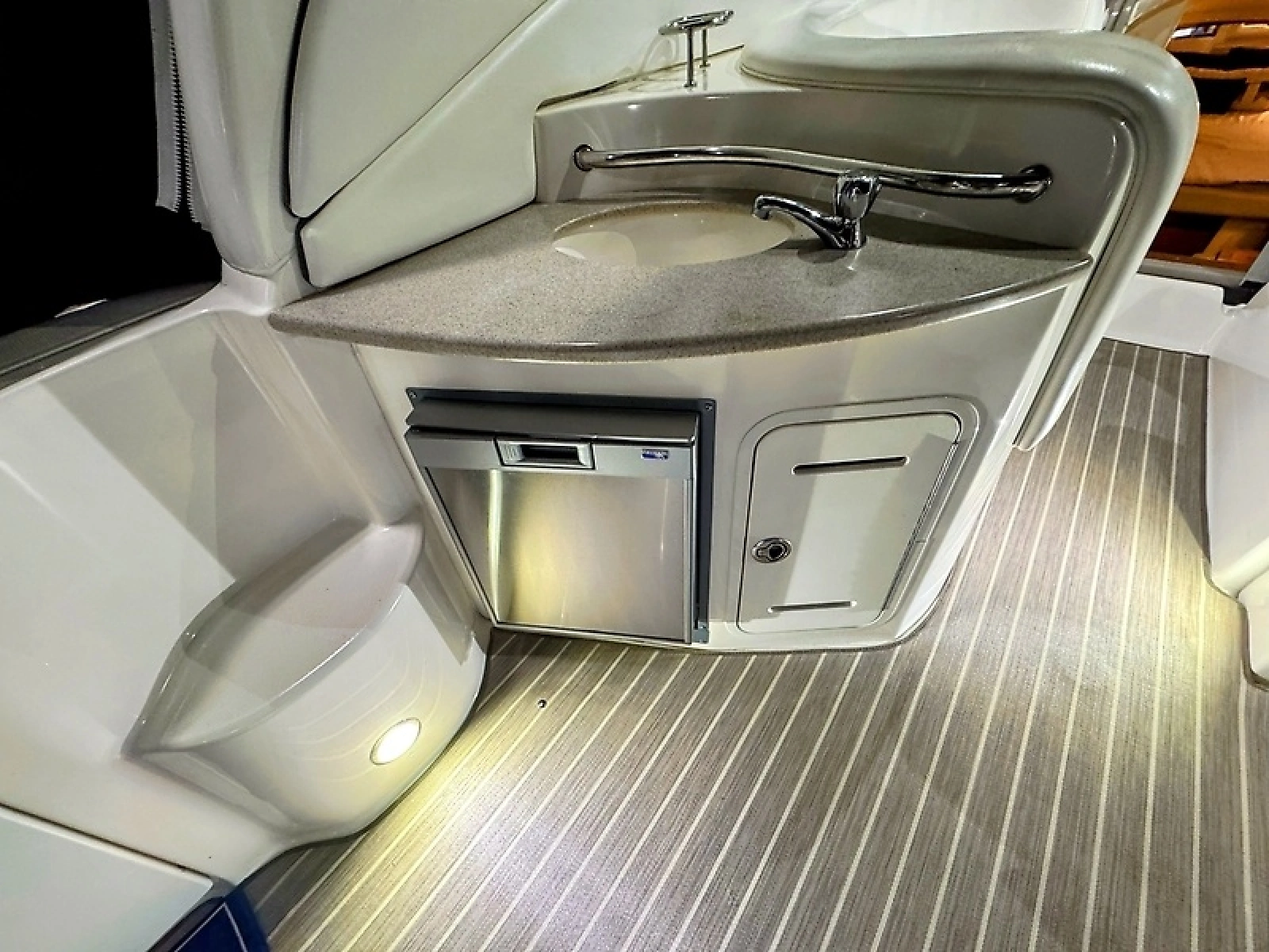 2007 Sea Ray 320 Sundancer
