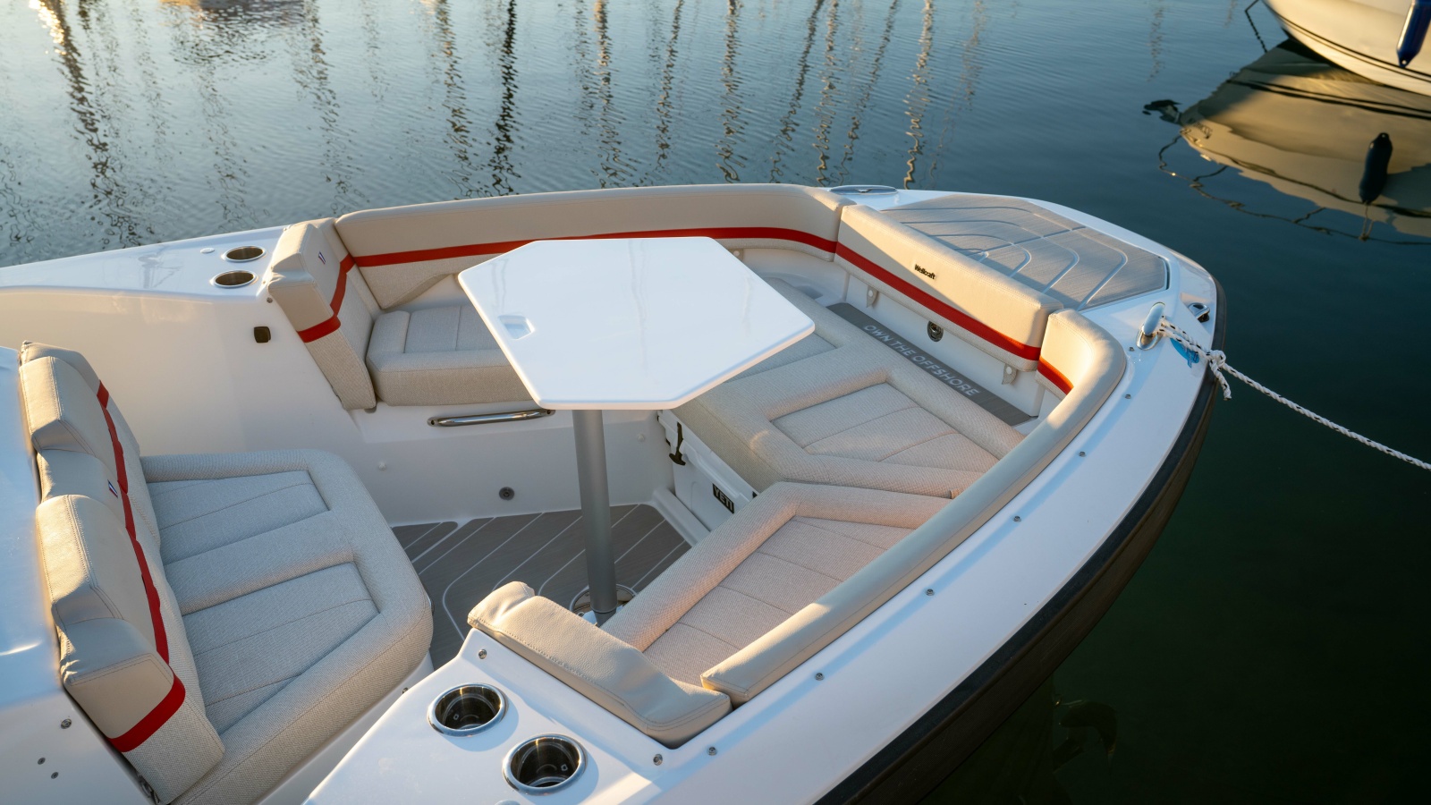 2027 Wellcraft 28 T-Top