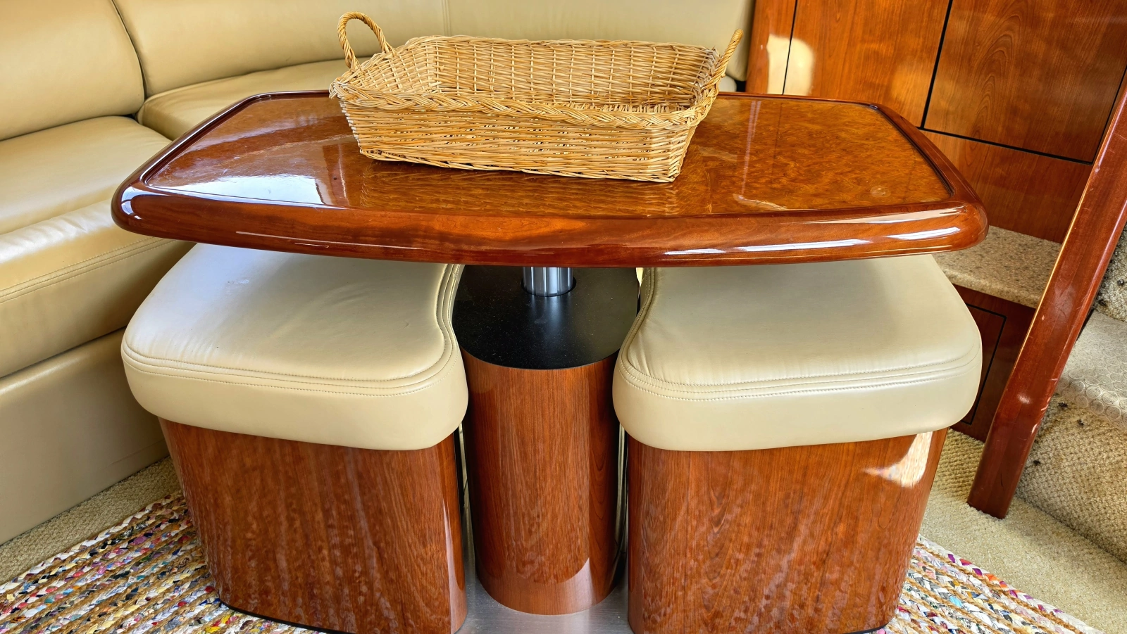 2004 Sea Ray 480 Motor Yacht