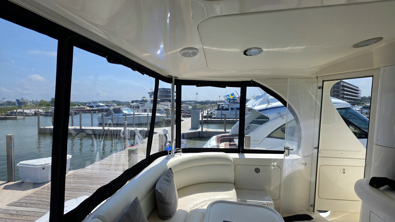 2004 Sea Ray 480 Motor Yacht