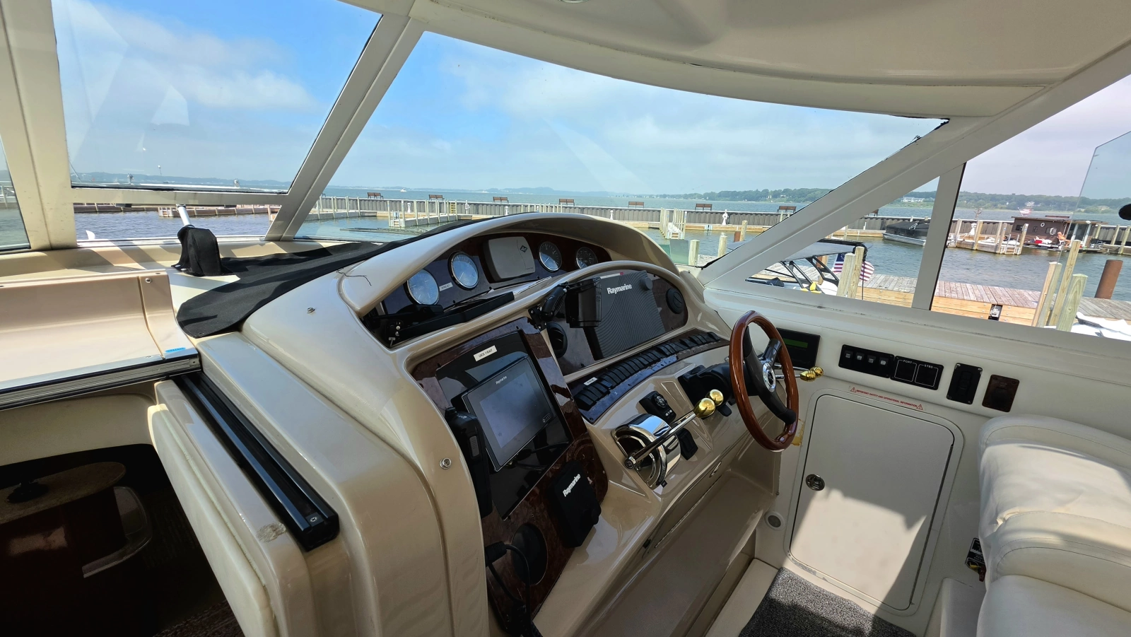 2004 Sea Ray 480 Motor Yacht