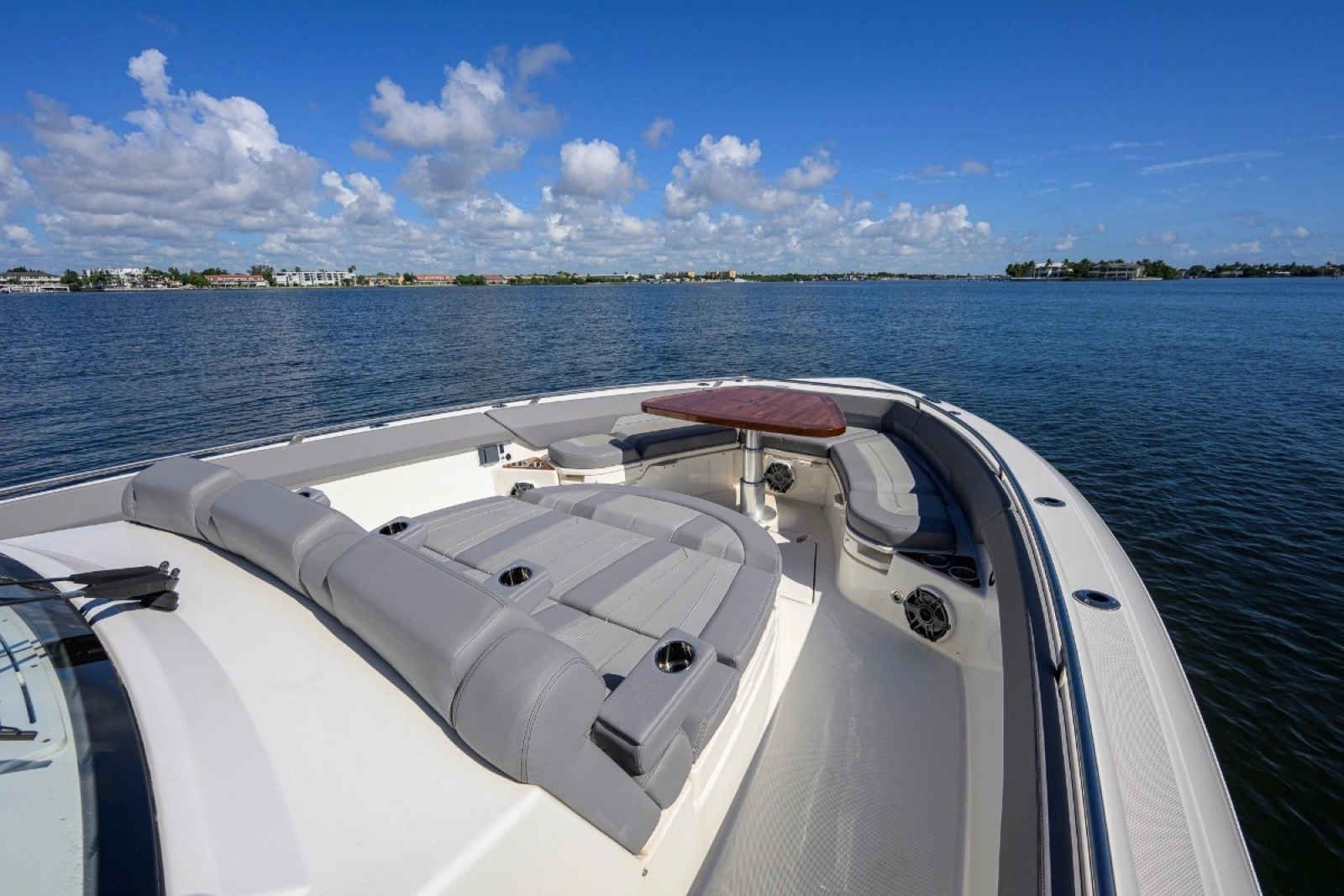 42 ft Boston Whaler 2024 Outrage GATE KEEPER