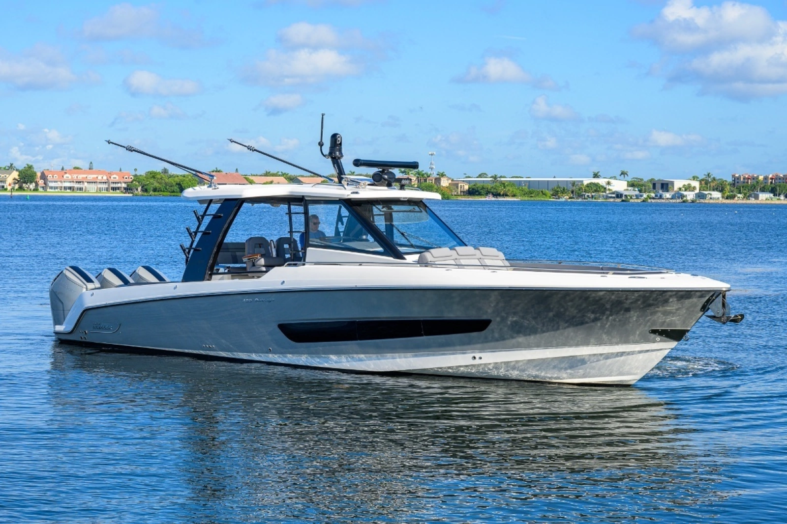 42 ft Boston Whaler 2024 Outrage GATE KEEPER