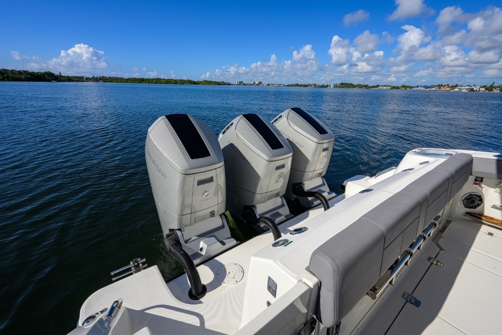 42 ft Boston Whaler 2024 Outrage GATE KEEPER