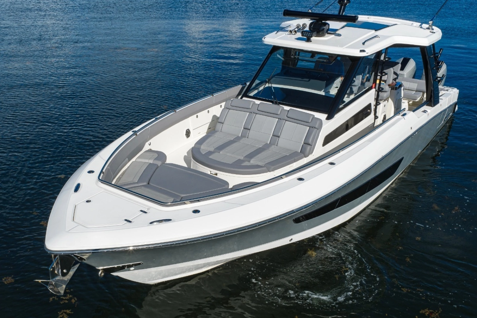 42 ft Boston Whaler 2024 Outrage GATE KEEPER