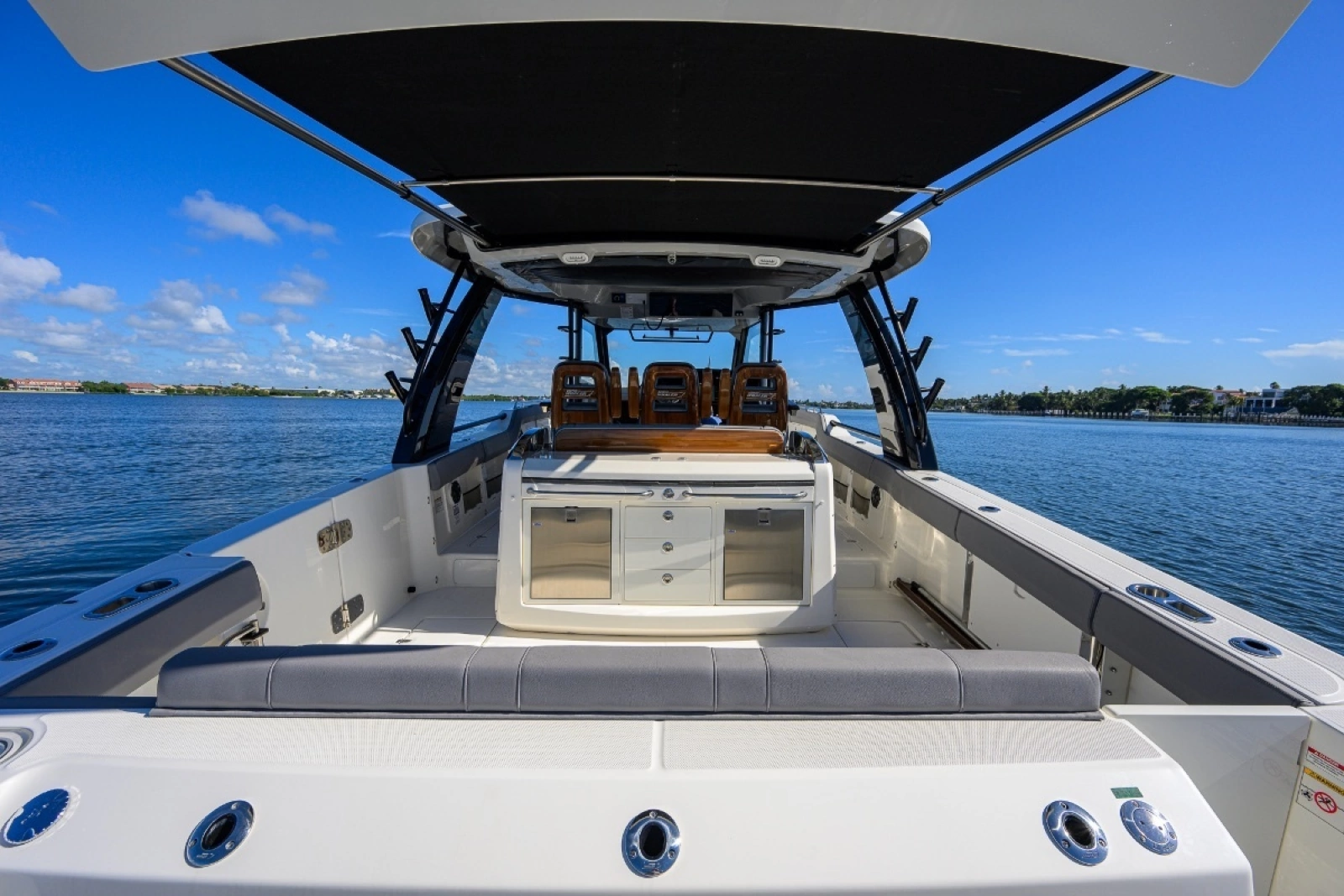 42 ft Boston Whaler 2024 Outrage GATE KEEPER