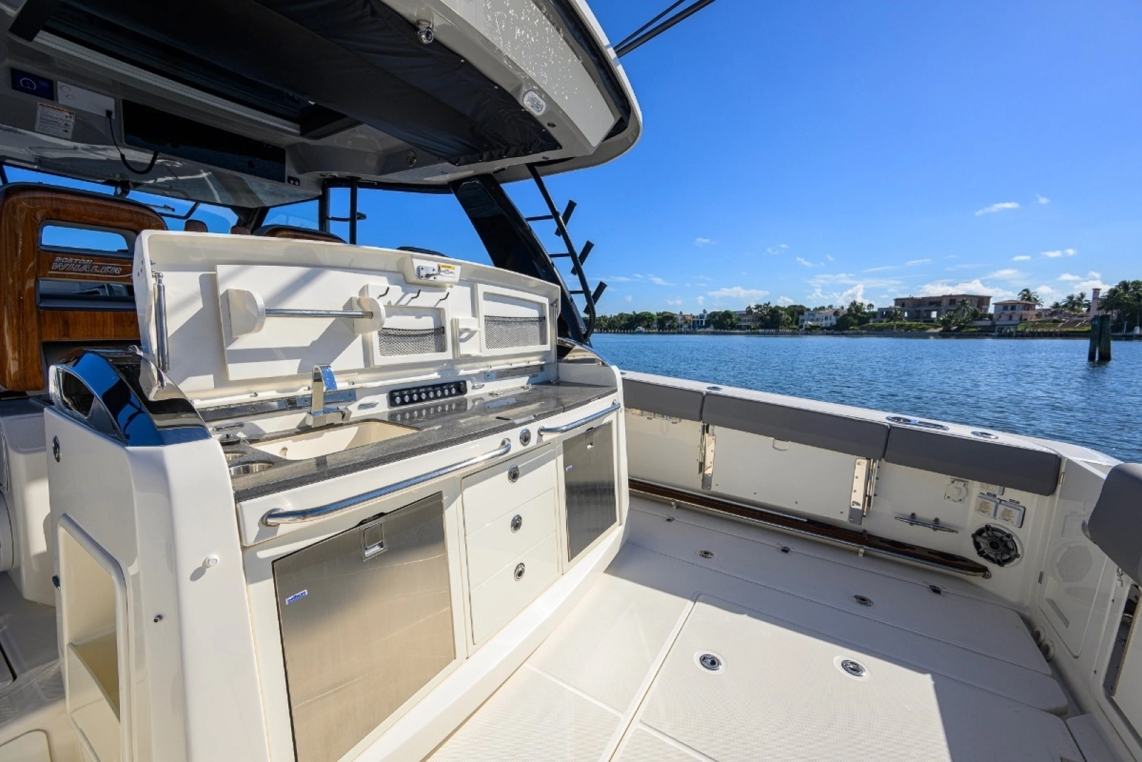 42 ft Boston Whaler 2024 Outrage GATE KEEPER
