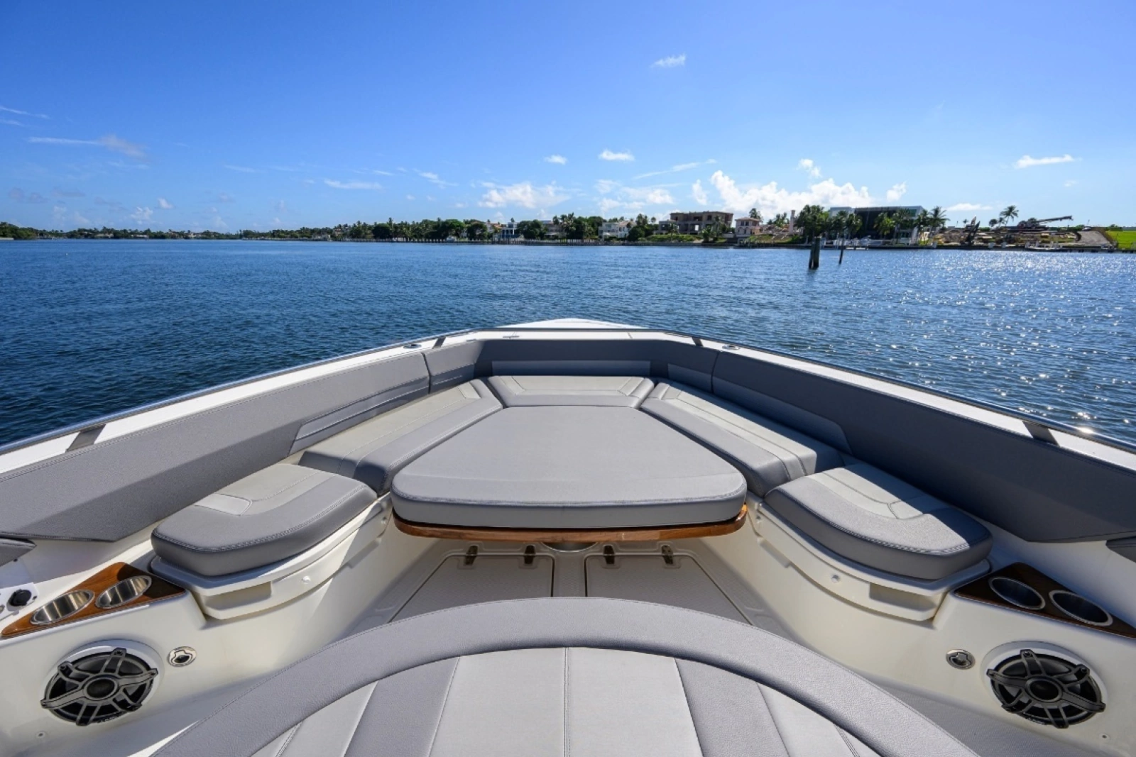 42 ft Boston Whaler 2024 Outrage GATE KEEPER