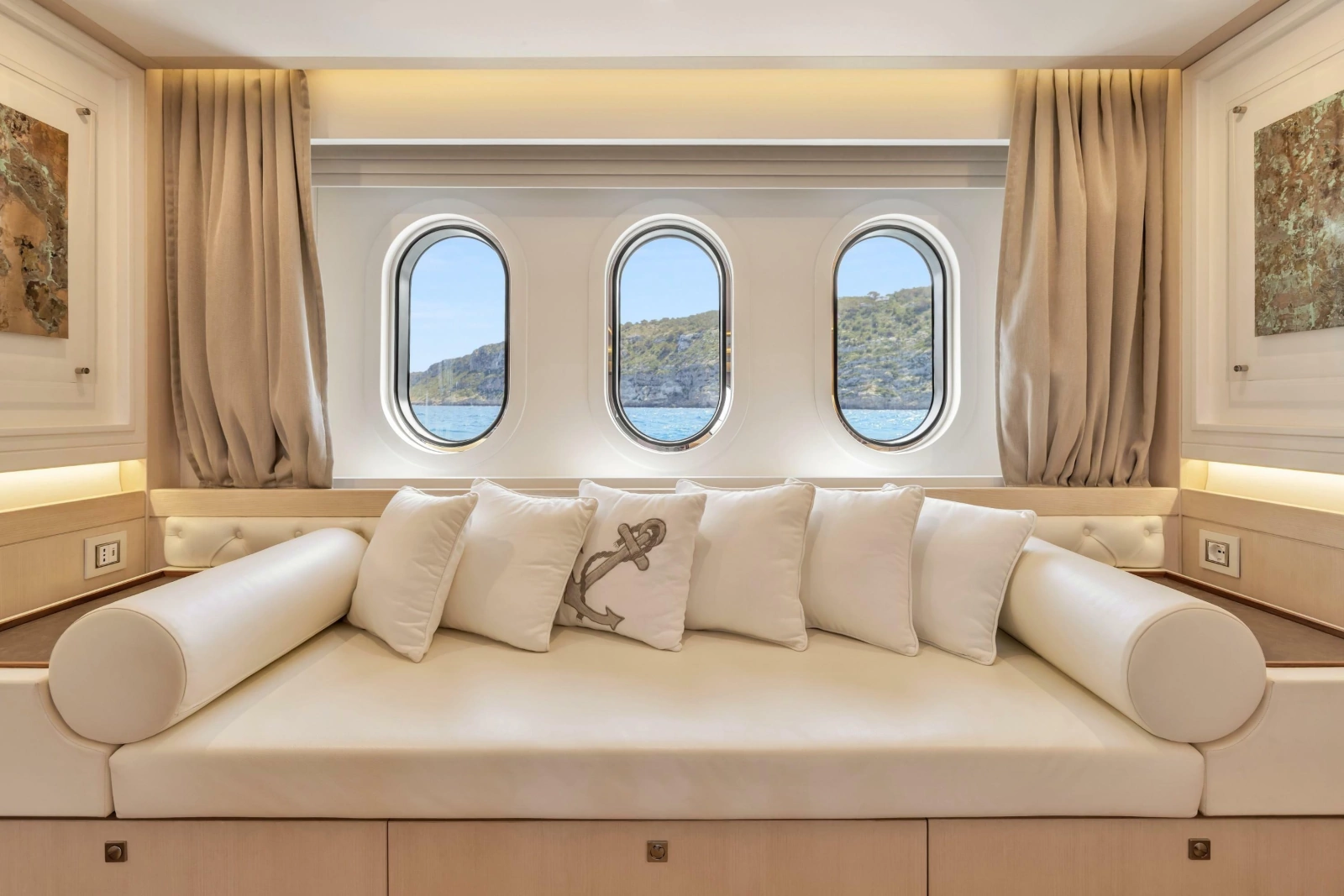 2019 Cerri Cantieri Navali Custom 31 Hybrid