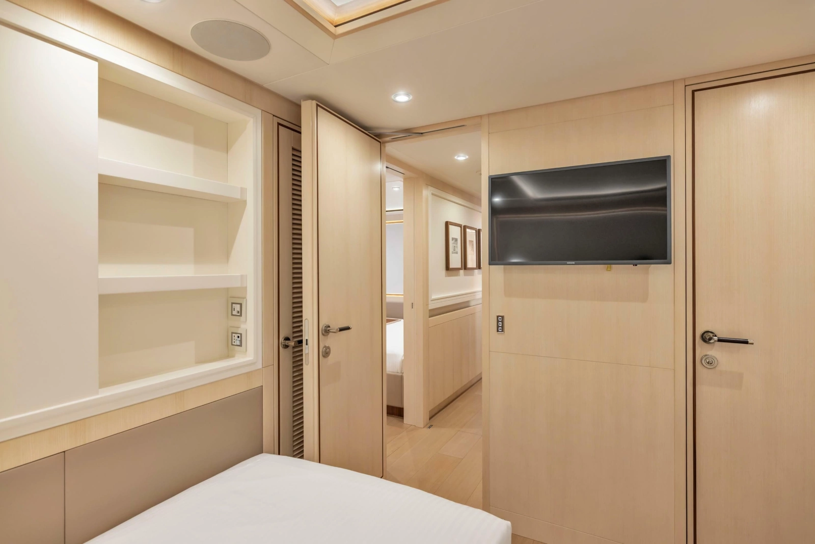2019 Cerri Cantieri Navali Custom 31 Hybrid