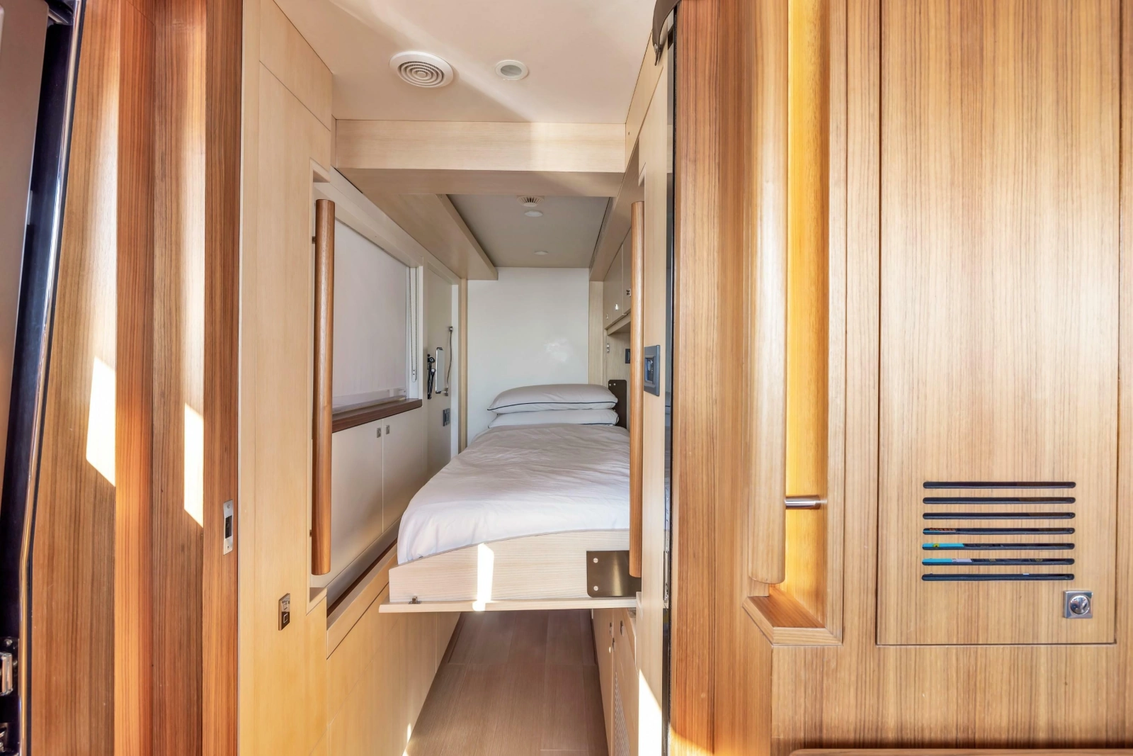 2019 Cerri Cantieri Navali Custom 31 Hybrid