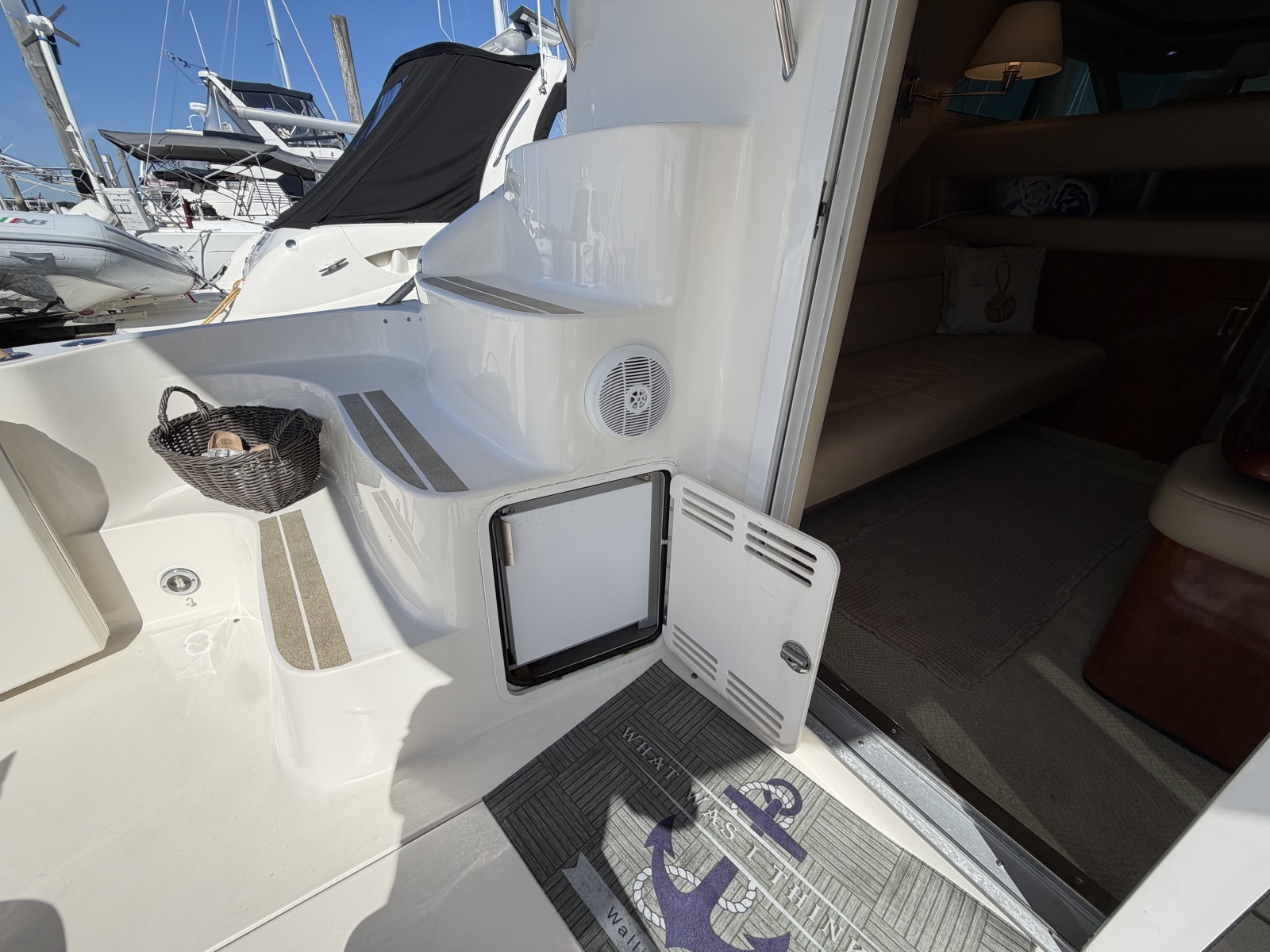 2004 Sea Ray 400 Sedan Bridge
