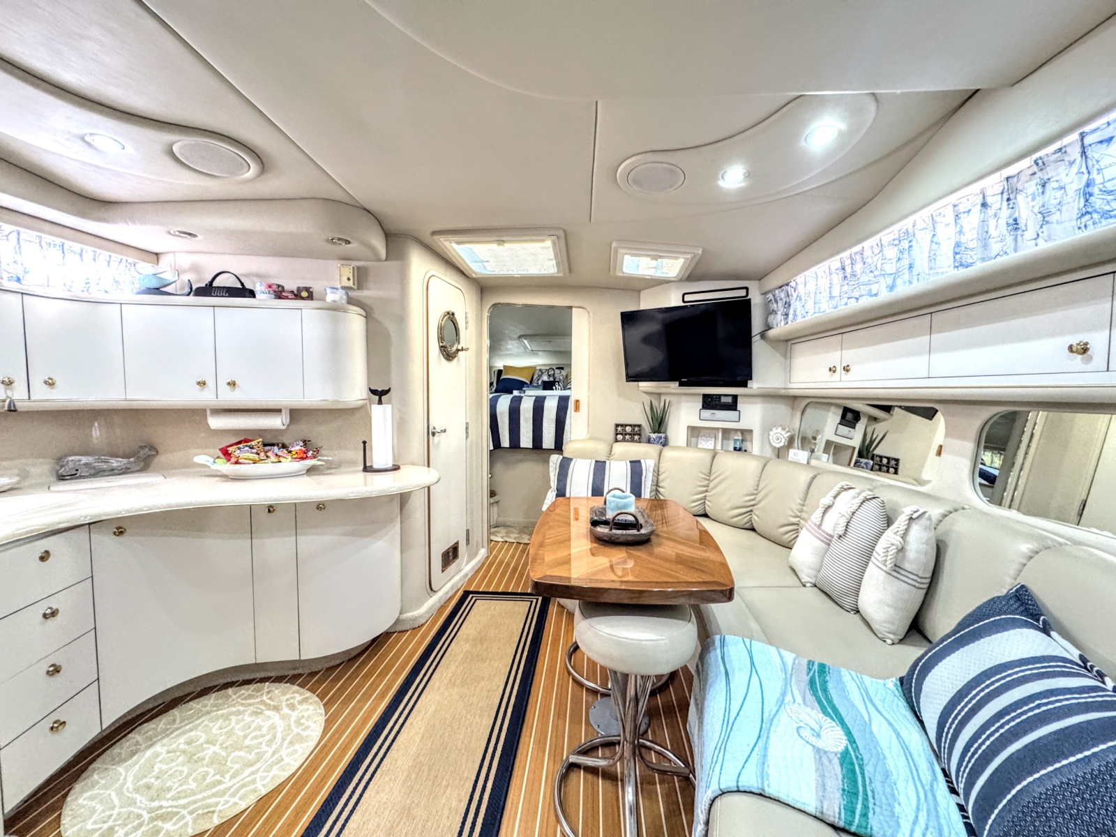 1999 Sea Ray 370 Sundancer