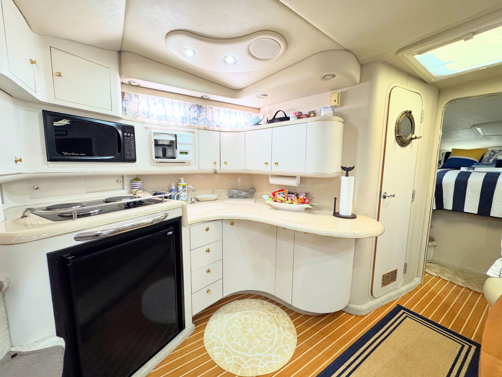 1999 Sea Ray 370 Sundancer
