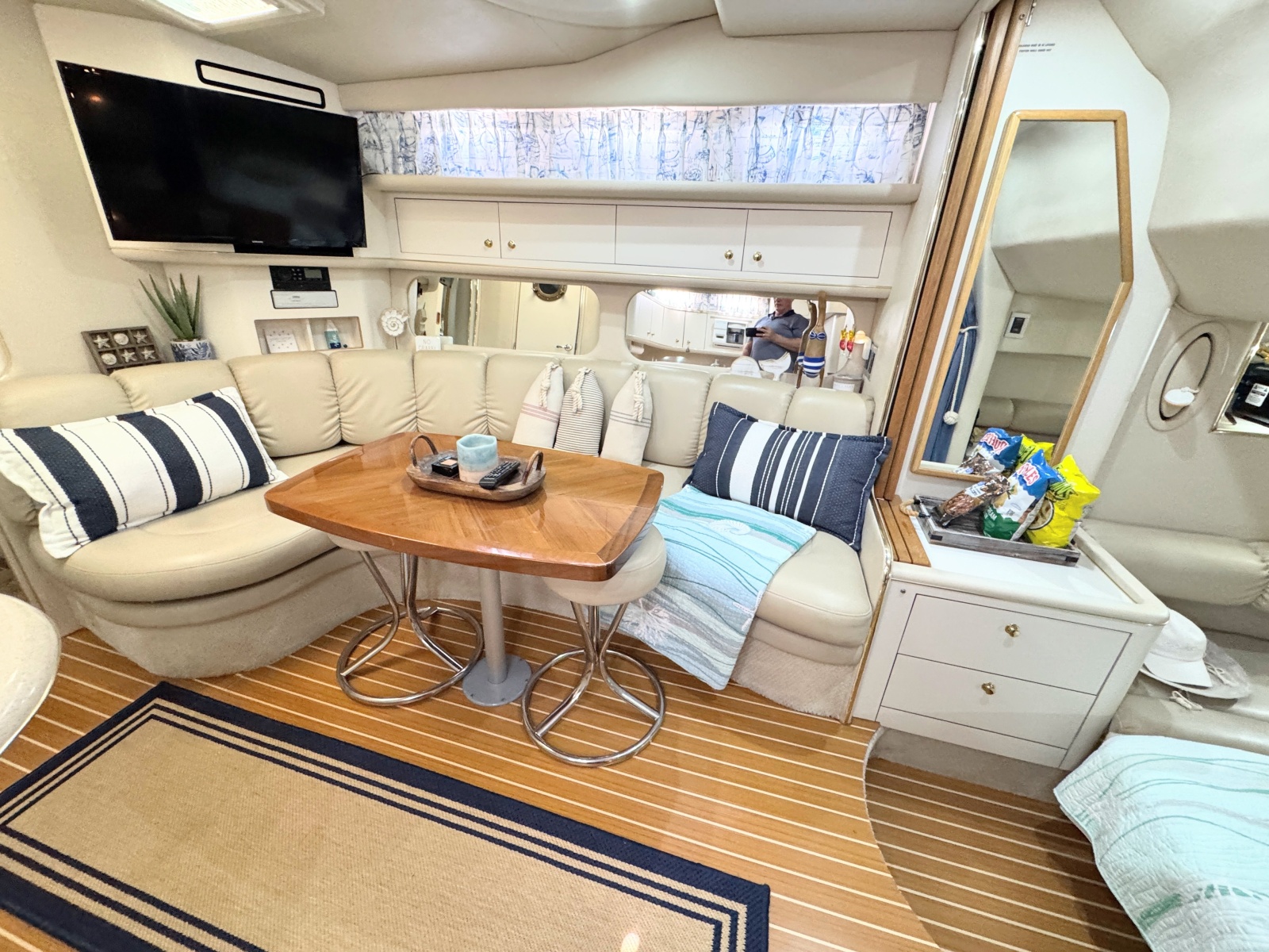 1999 Sea Ray 370 Sundancer