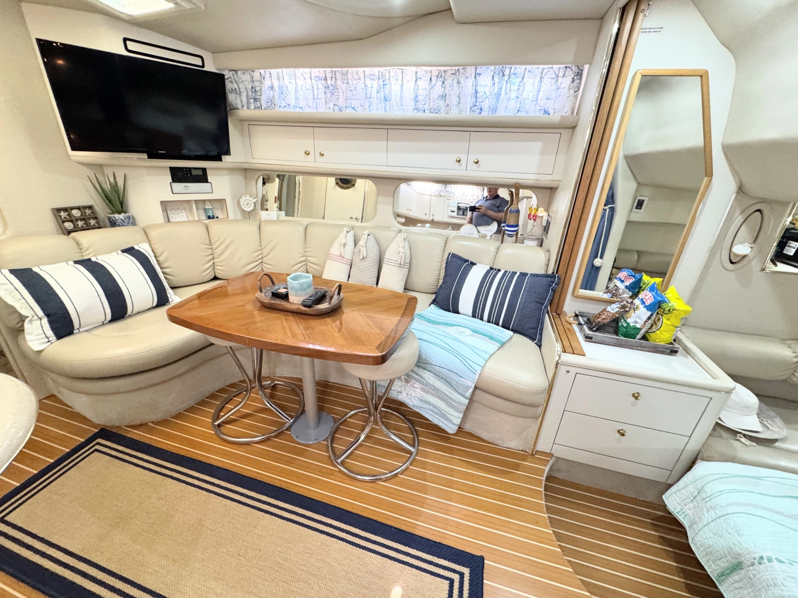 1999 Sea Ray 370 Sundancer
