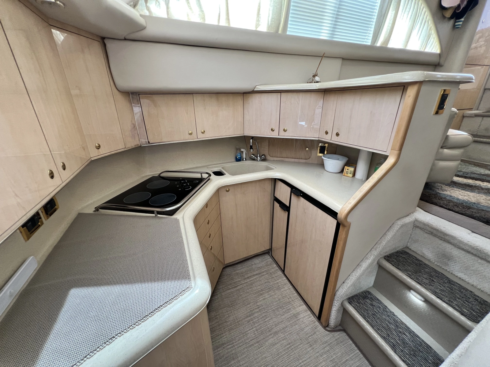 1999 Sea Ray 370 AC