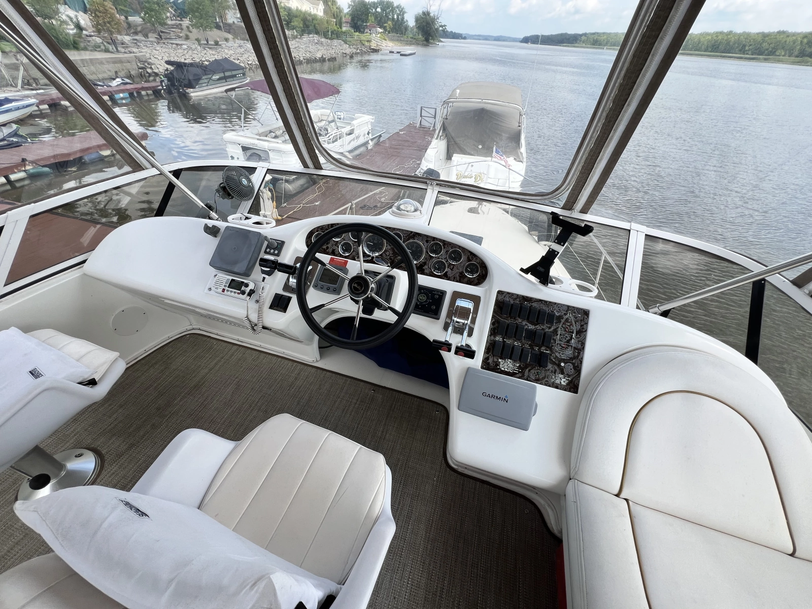 1999 Sea Ray 370 AC