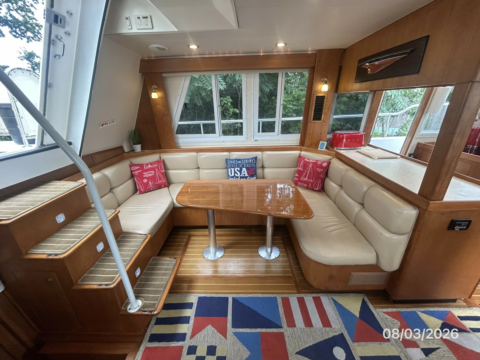 43' Mainship salon port