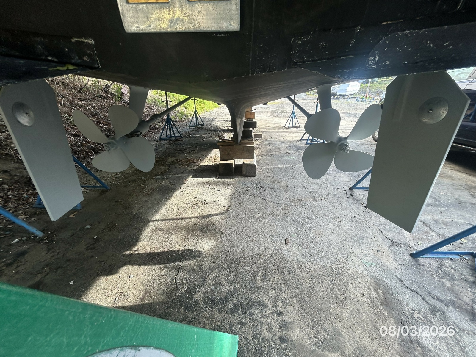 43' Mainship hull bottom aft