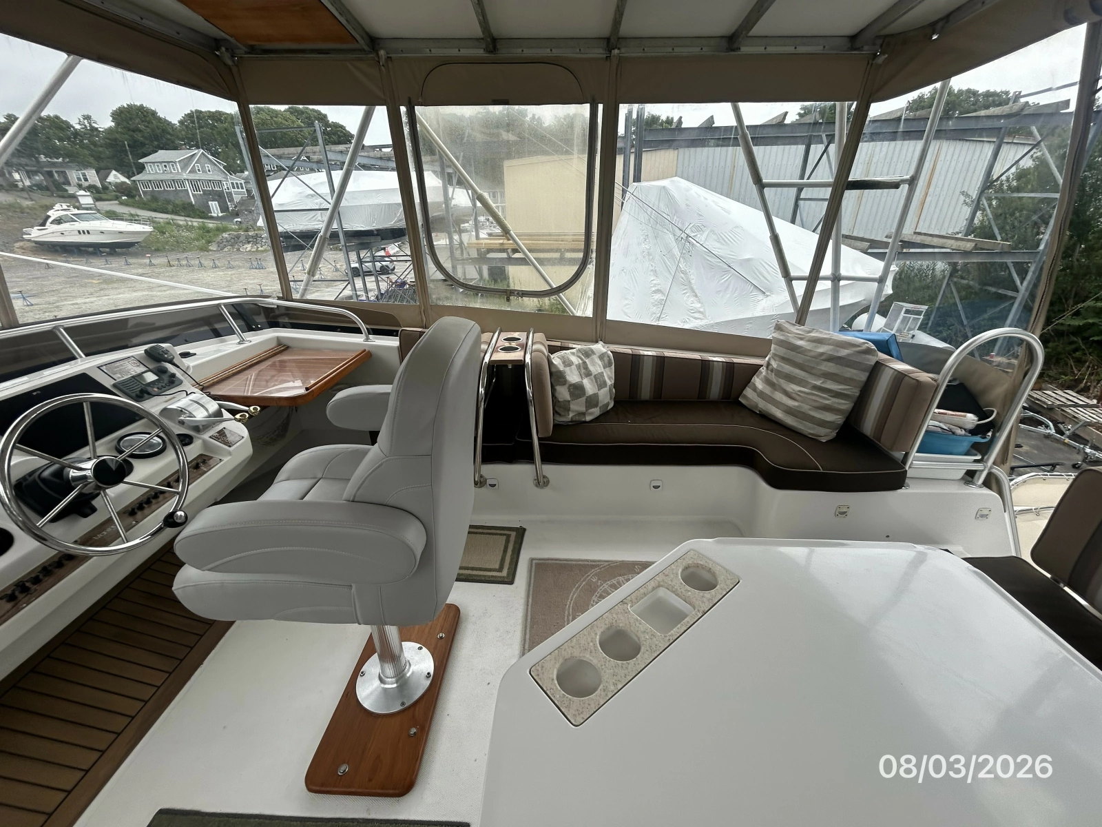 43' Mainship flybridge starboard