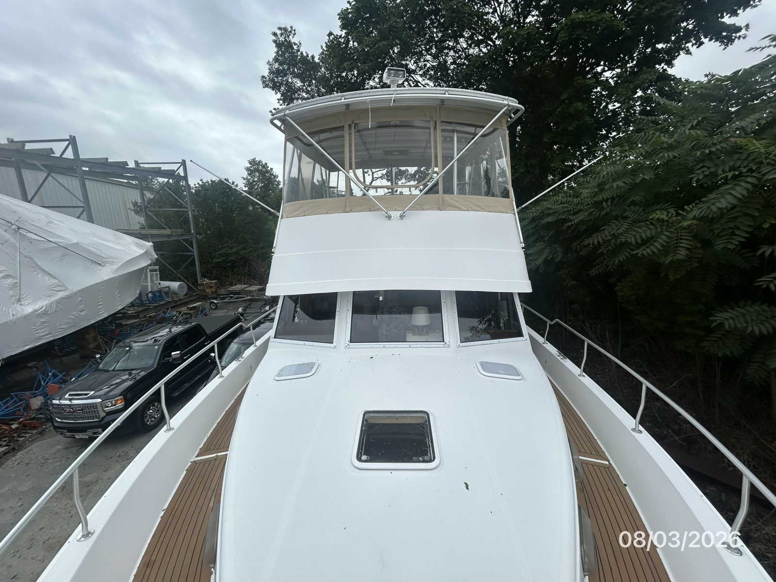 43' Mainship foredeck aft