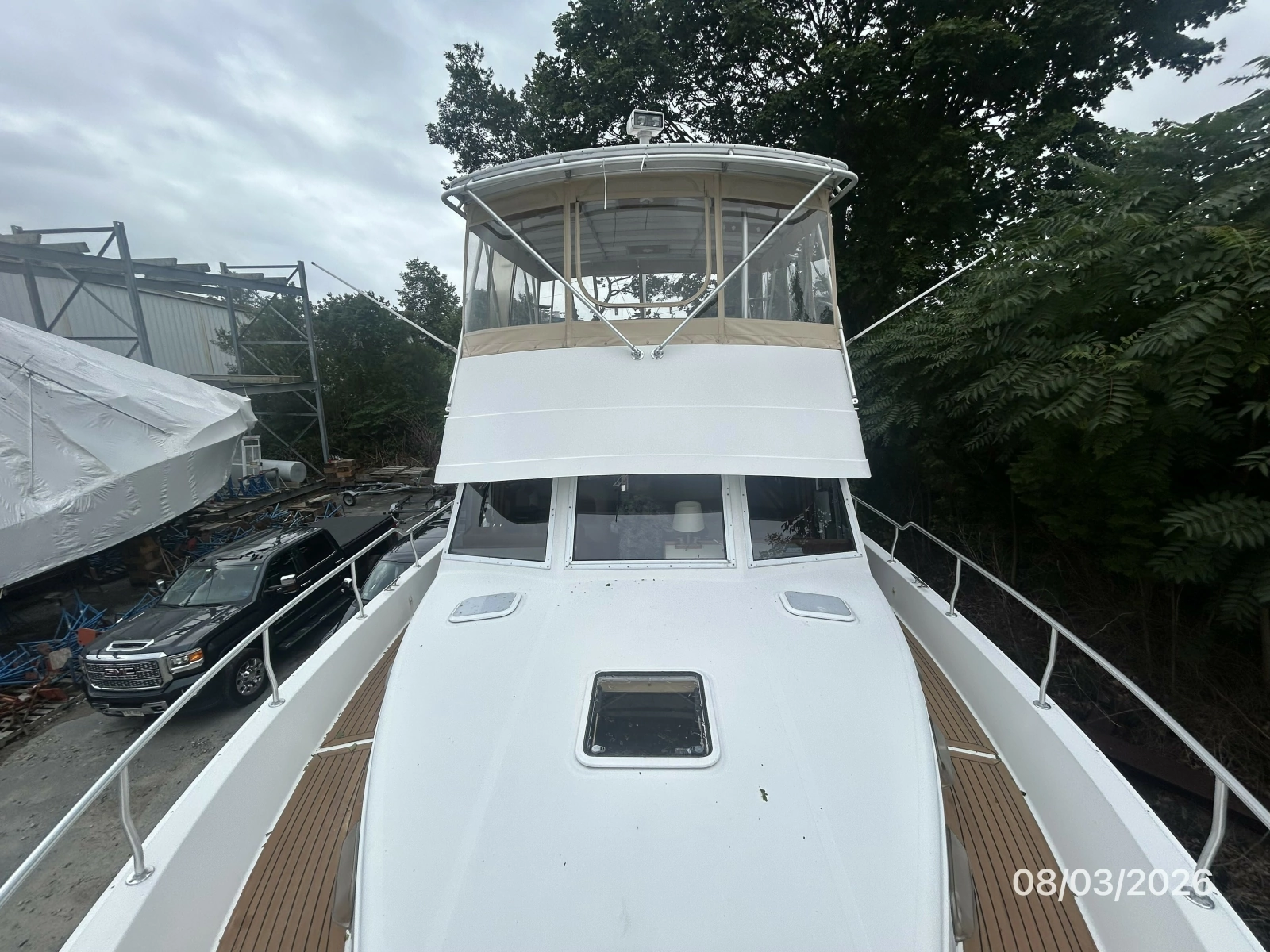 43' Mainship foredeck aft